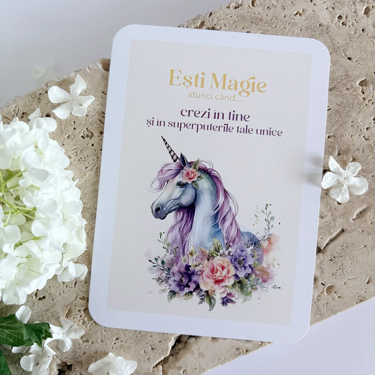 Card inspirațional cu mesaj - Ești Magie atunci când crezi în tine și în superputerile tale