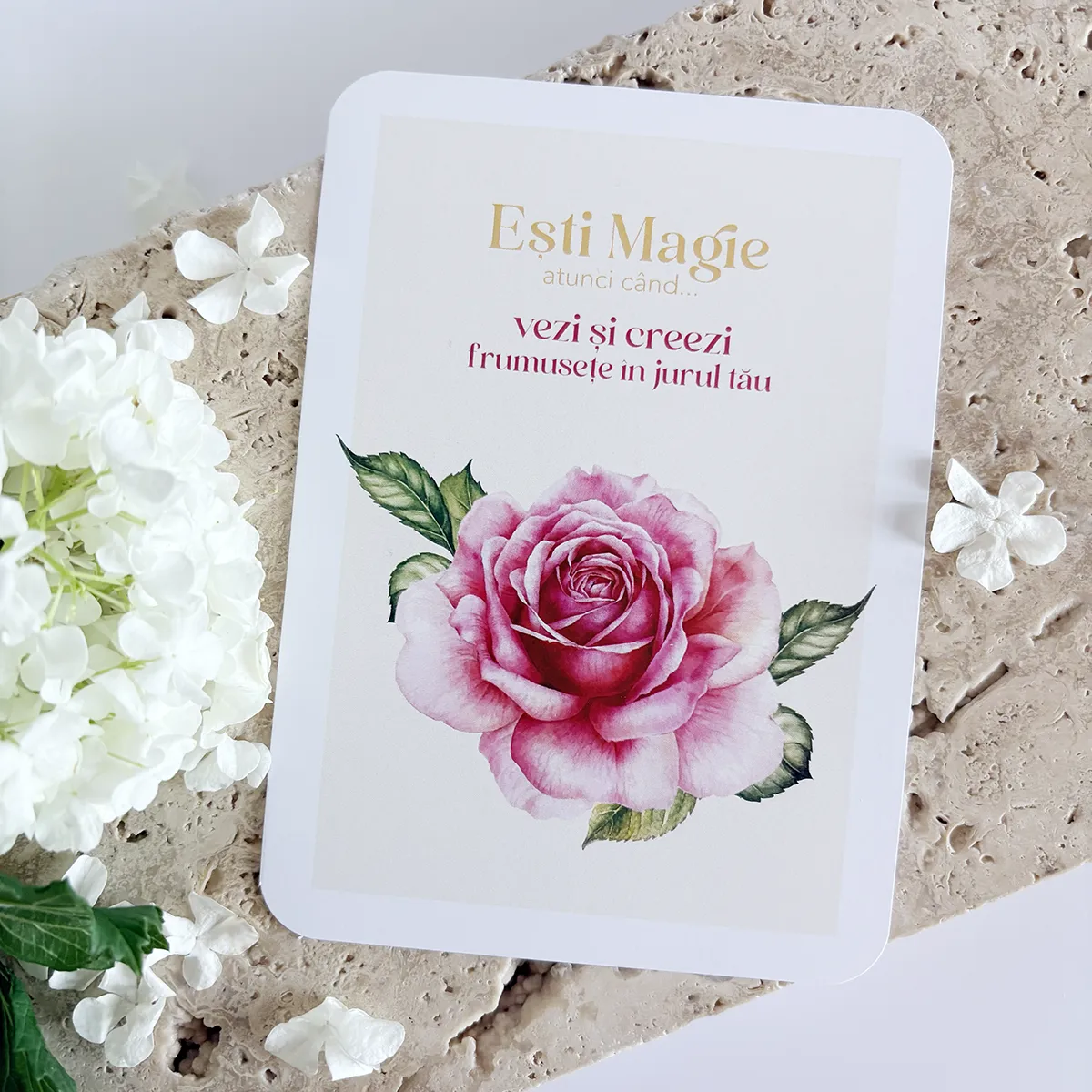 Card inspirațional cu mesaj - Ești Magie atunci când vezi și creezi frumusețe în jurul tău